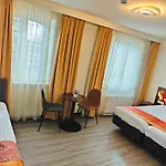 Cn-Hotel